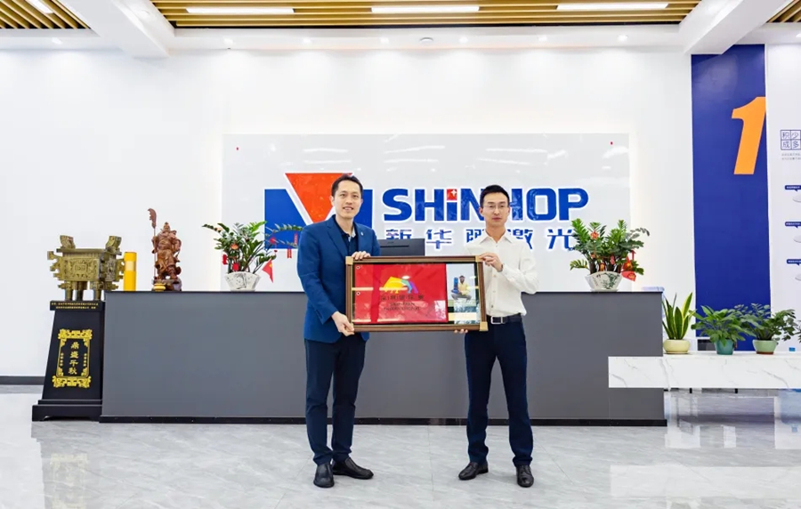 前臺(tái)合照_900